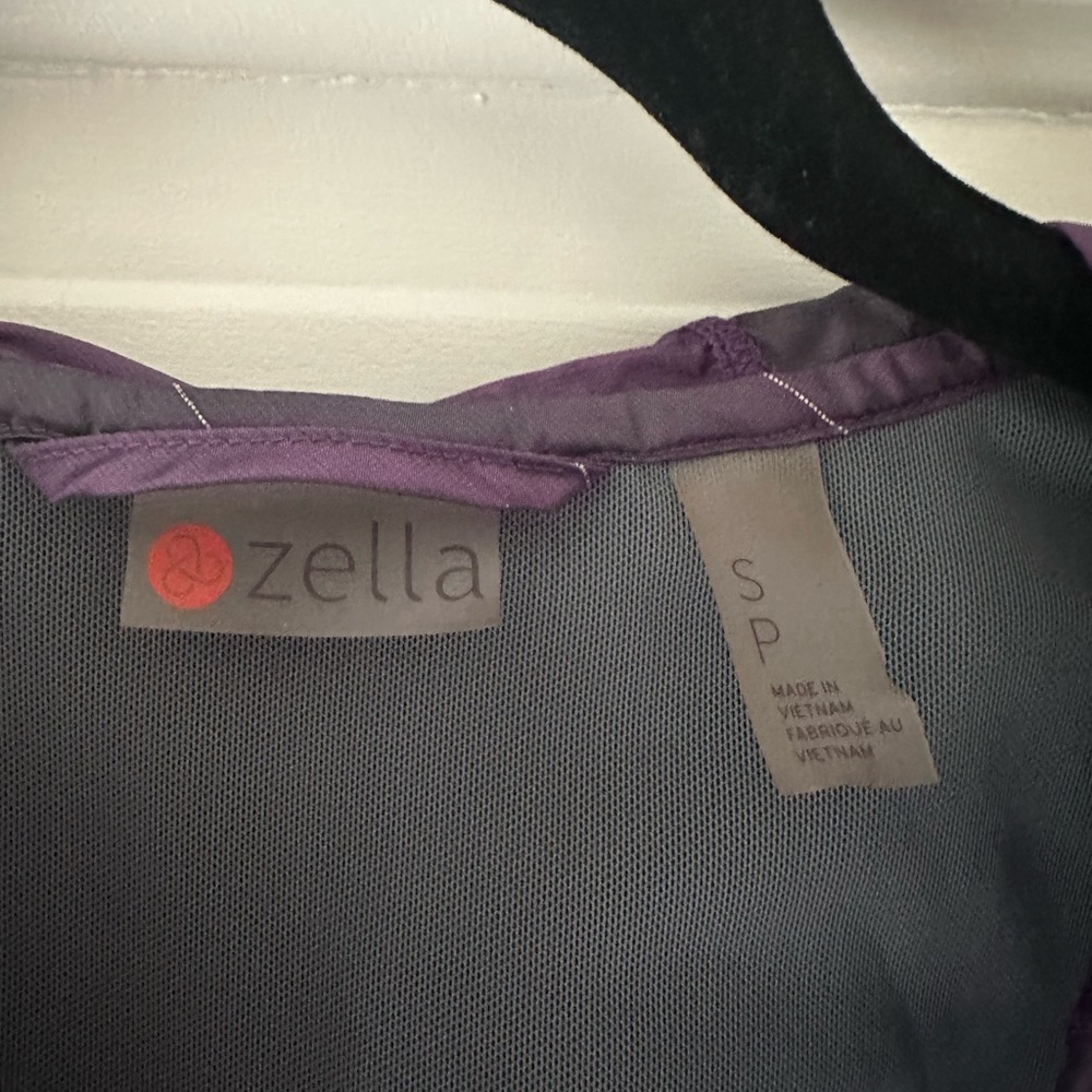 Zella hooded running windbreaker in purple and dark gray ombré. - Picture 3 of 6